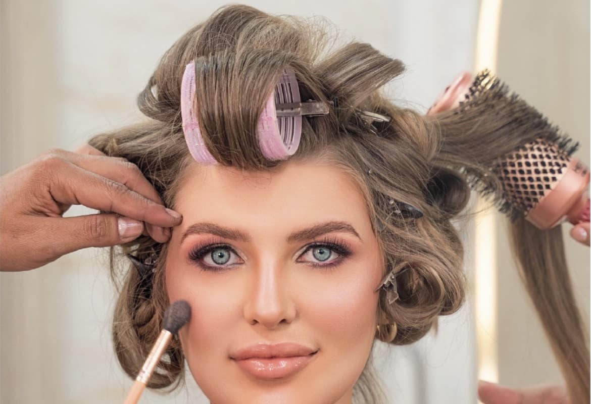 Peinado y maquillaje en el salón